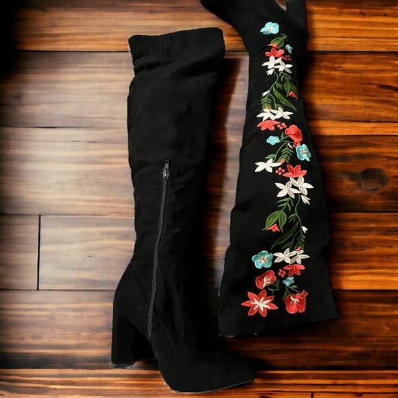 Qupid Miss 10 Embroidered Floral Thigh High Boots Black Faux Suede Size 5.5 - Picture 6 of 16